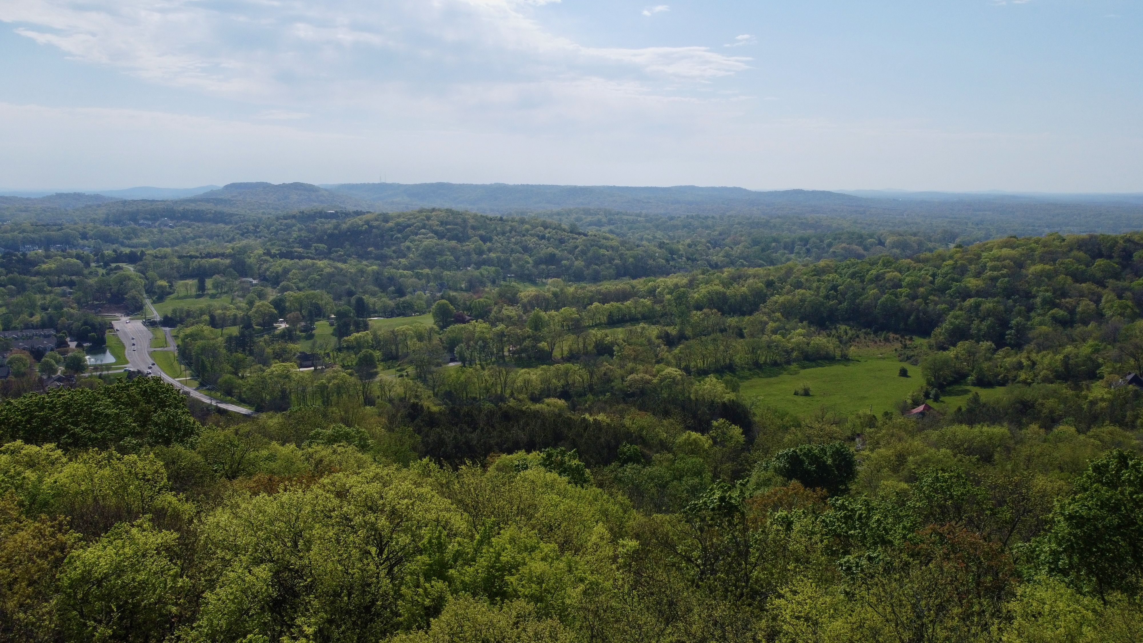 Rolling hills landscape in Franklin, TN