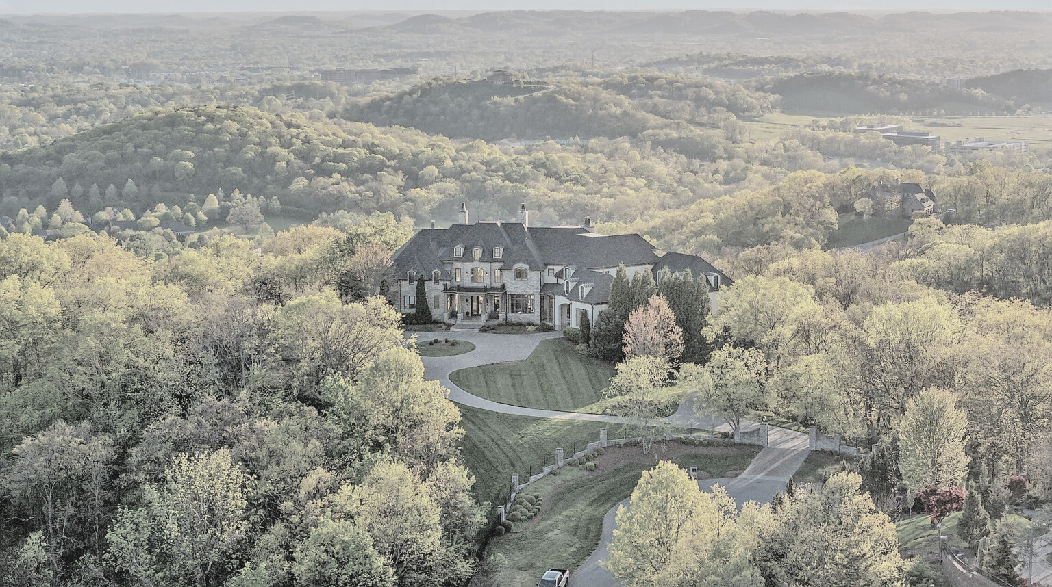 Front elevation of a luxury custom home estate built by a builder in Belle Meade, TN